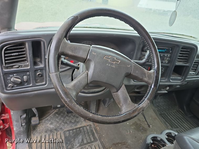 image for item DV0077 2005 Chevrolet Silverado 1500 Ext. Cab pickup truck