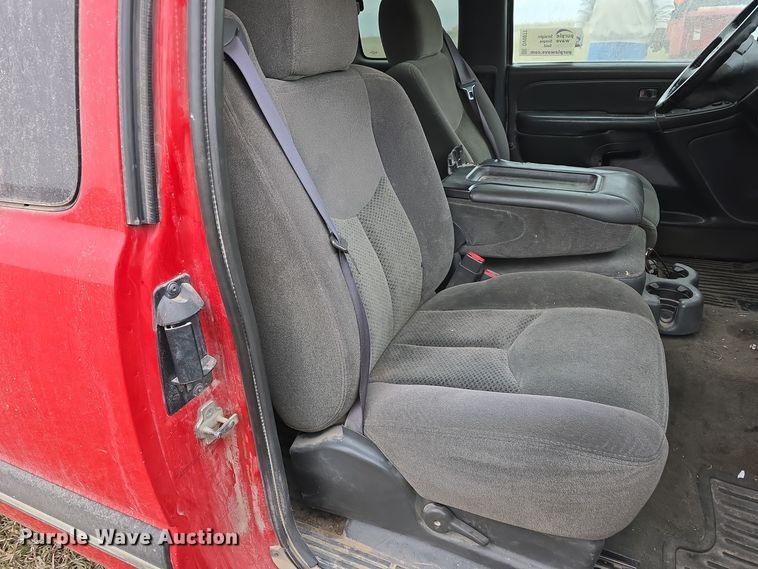 image for item DV0077 2005 Chevrolet Silverado 1500 Ext. Cab pickup truck