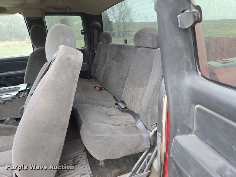 image for item DV0077 2005 Chevrolet Silverado 1500 Ext. Cab pickup truck