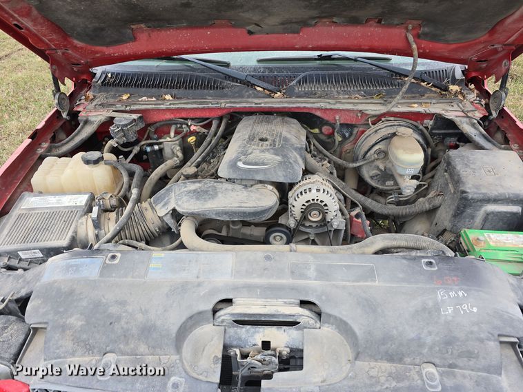 image for item DV0077 2005 Chevrolet Silverado 1500 Ext. Cab pickup truck