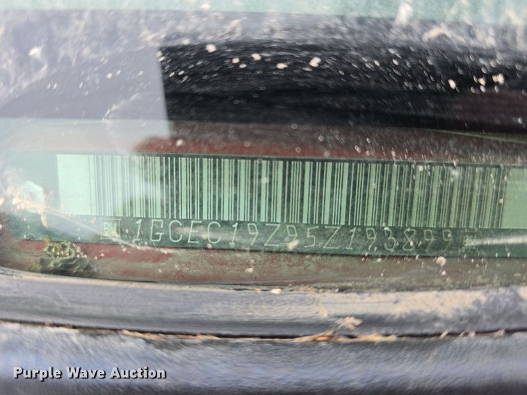 image for item DV0077 2005 Chevrolet Silverado 1500 Ext. Cab pickup truck