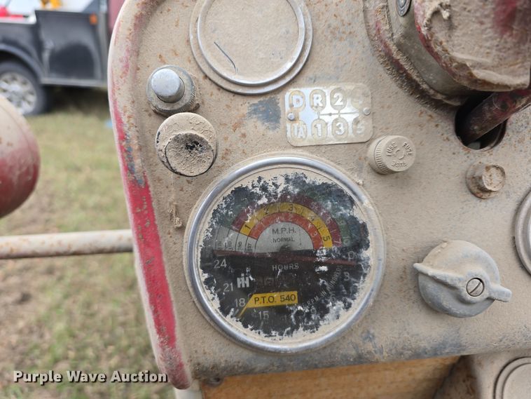 image for item DV0081 1960 International Harvester McCormick Farmall 460D tractor