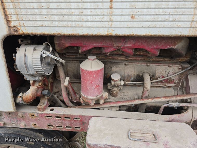 image for item DV0081 1960 International Harvester McCormick Farmall 460D tractor