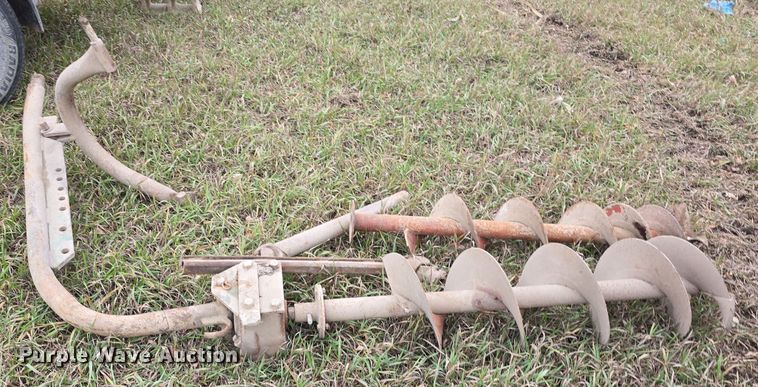 image for item DV0081 1960 International Harvester McCormick Farmall 460D tractor