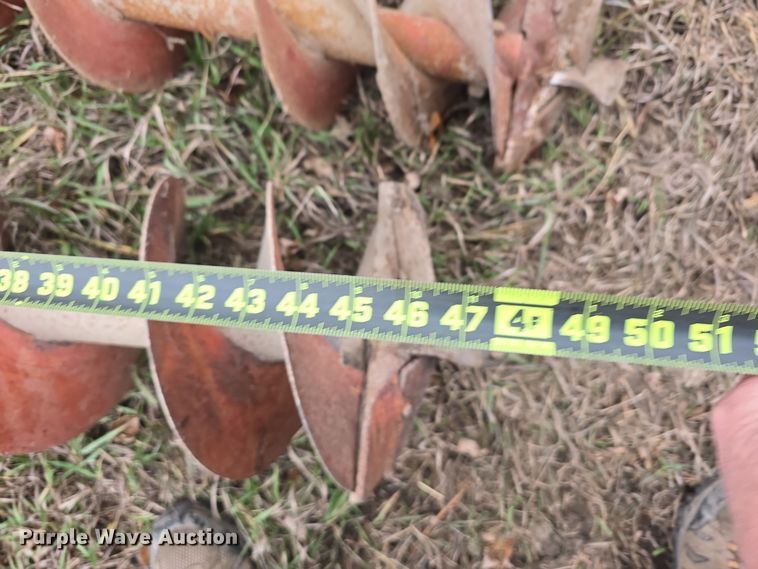 image for item DV0081 1960 International Harvester McCormick Farmall 460D tractor