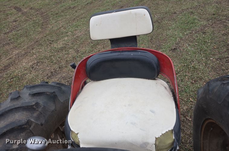 image for item DV0082 1967 International Harvester F806 D tractor