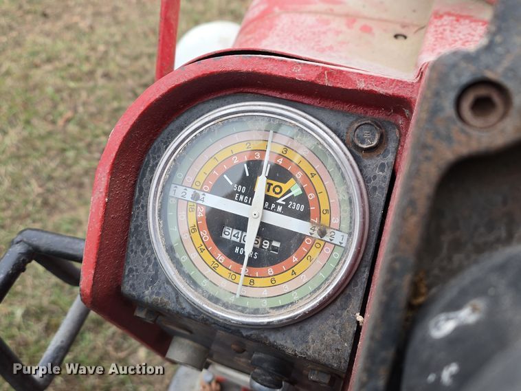 image for item DV0082 1967 International Harvester F806 D tractor