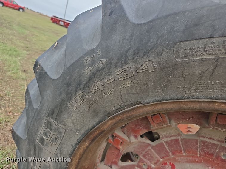 image for item DV0082 1967 International Harvester F806 D tractor