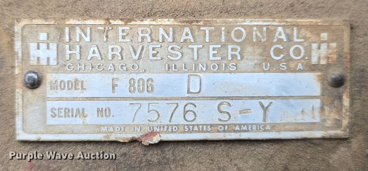 image for item DV0082 1967 International Harvester F806 D tractor