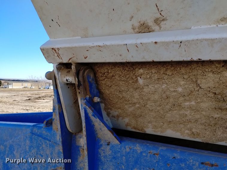 image for item DV6612 APM 28TP side dump trailer