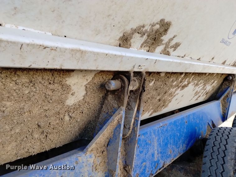 image for item DV6612 APM 28TP side dump trailer