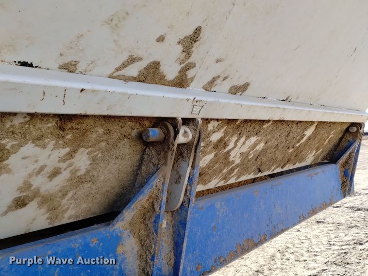 image for item DV6612 APM 28TP side dump trailer