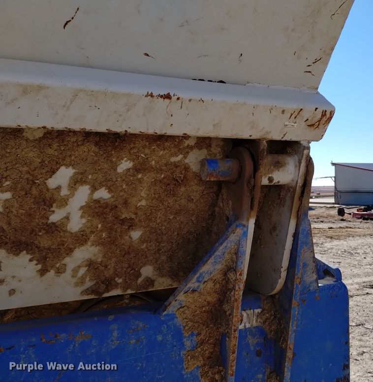 image for item DV6612 APM 28TP side dump trailer