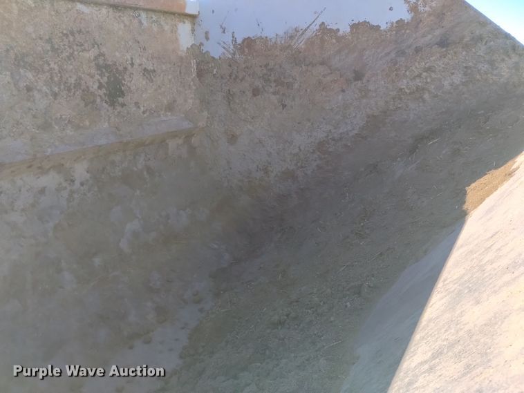 image for item DV6612 APM 28TP side dump trailer