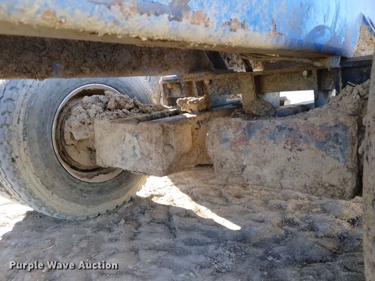 image for item DV6612 APM 28TP side dump trailer