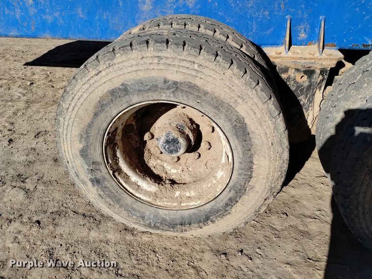 image for item DV6612 APM 28TP side dump trailer