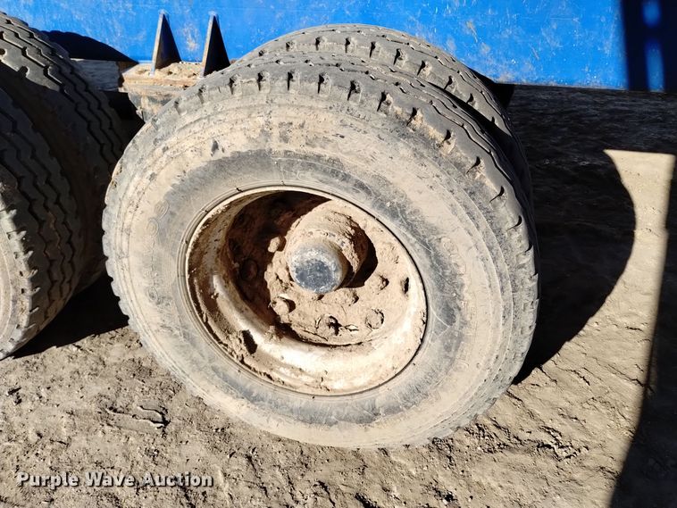 image for item DV6612 APM 28TP side dump trailer