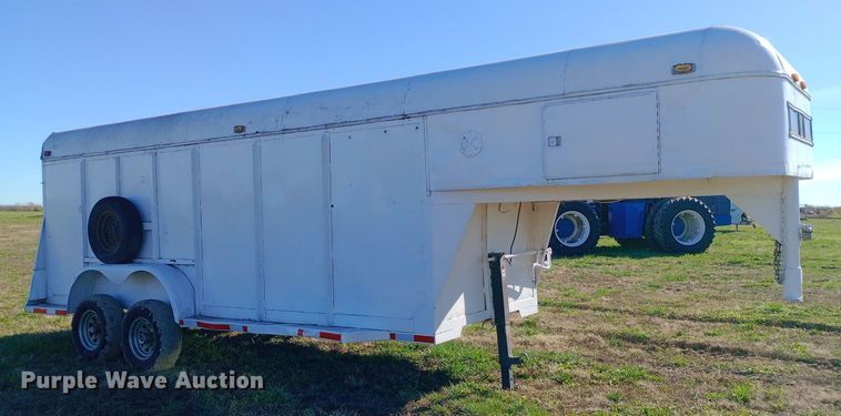 image for item DW0924 1995 Shop built livestock trailer