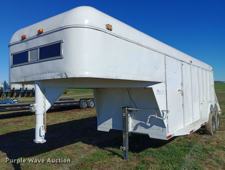 image for item DW0924 1995 Shop built livestock trailer