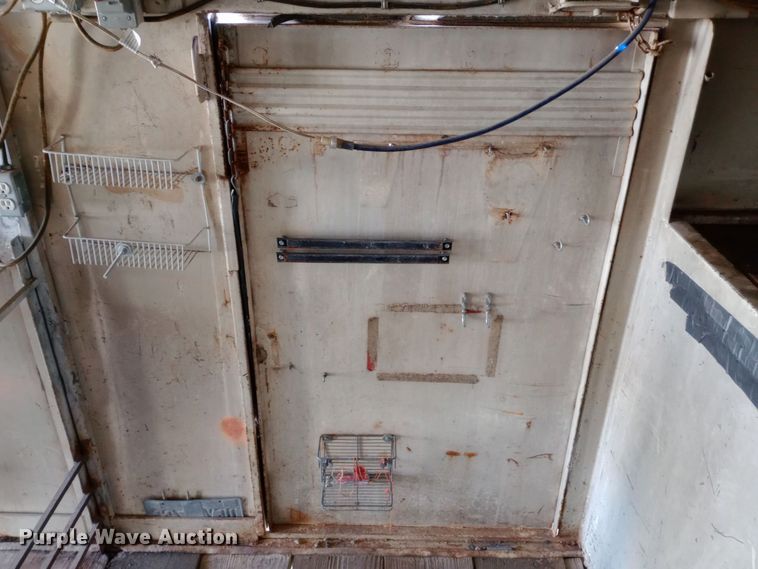 image for item DW0924 1995 Shop built livestock trailer