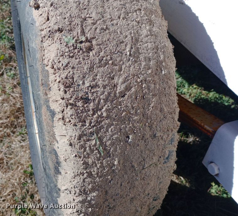 image for item DW0924 1995 Shop built livestock trailer