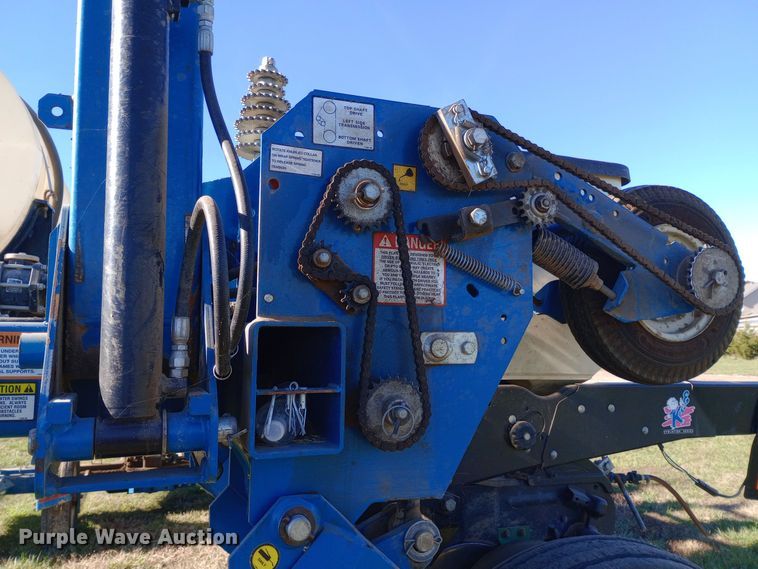 image for item DW0929 2005 Kinze  3600 planter