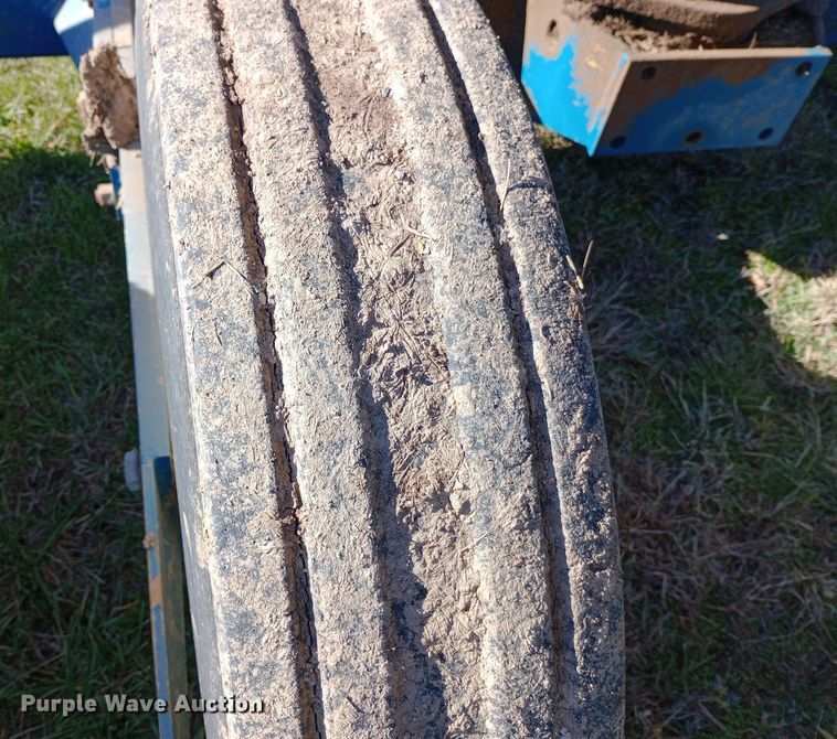 image for item DW0929 2005 Kinze  3600 planter