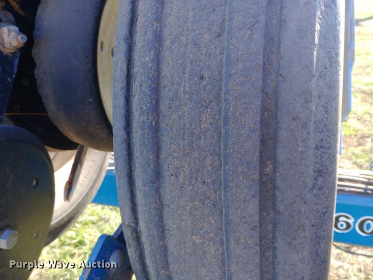 image for item DW0929 2005 Kinze  3600 planter