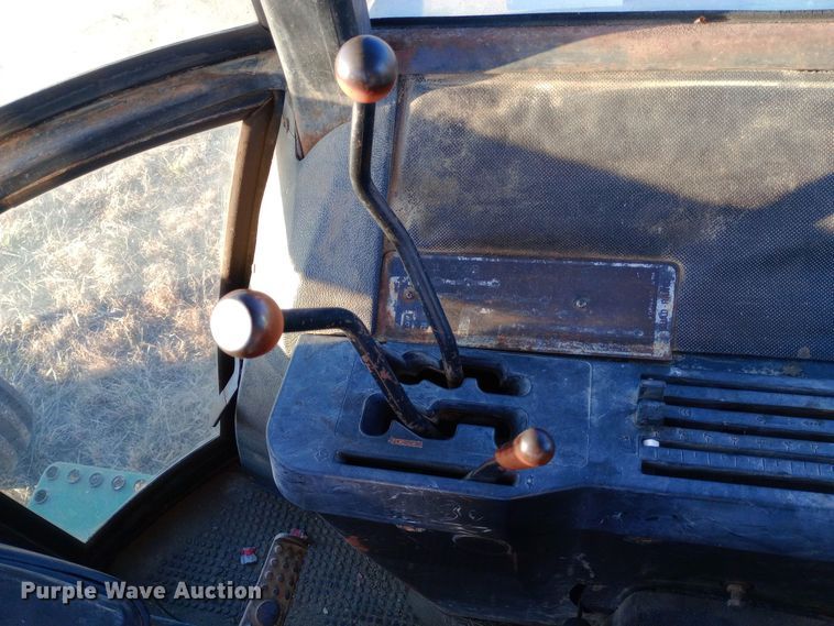 image for item DW0941 1975 John Deere 4630 tractor