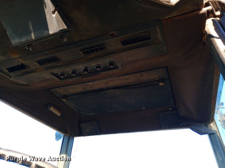 image for item DW0941 1975 John Deere 4630 tractor