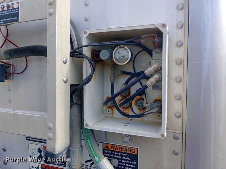 image for item DW0949 2008 Wilson  DWG-550WB live bottom trailer