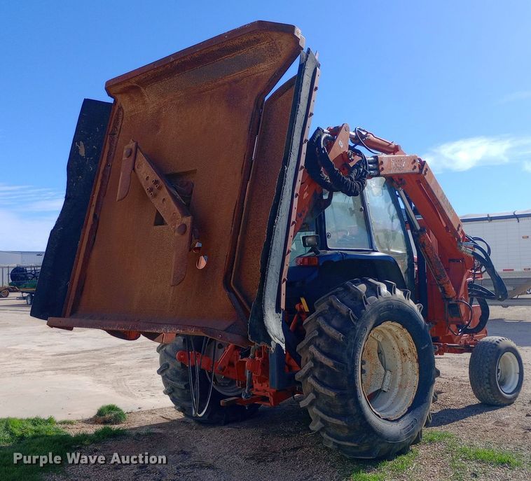 image for item DW0950 2000 New Holland TS100 tractor