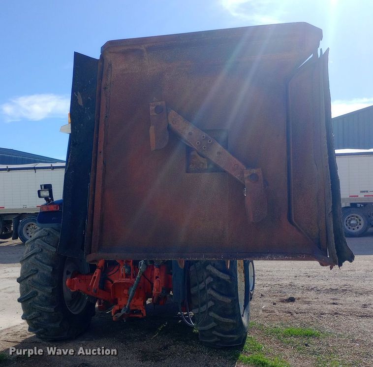 image for item DW0950 2000 New Holland TS100 tractor