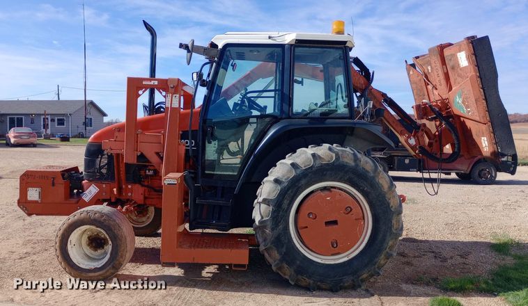 image for item DW0950 2000 New Holland TS100 tractor