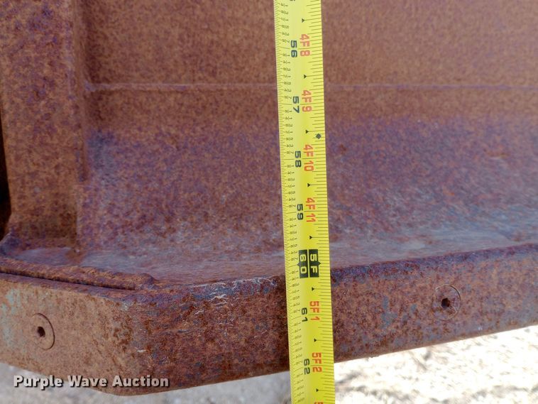 image for item DW0950 2000 New Holland TS100 tractor