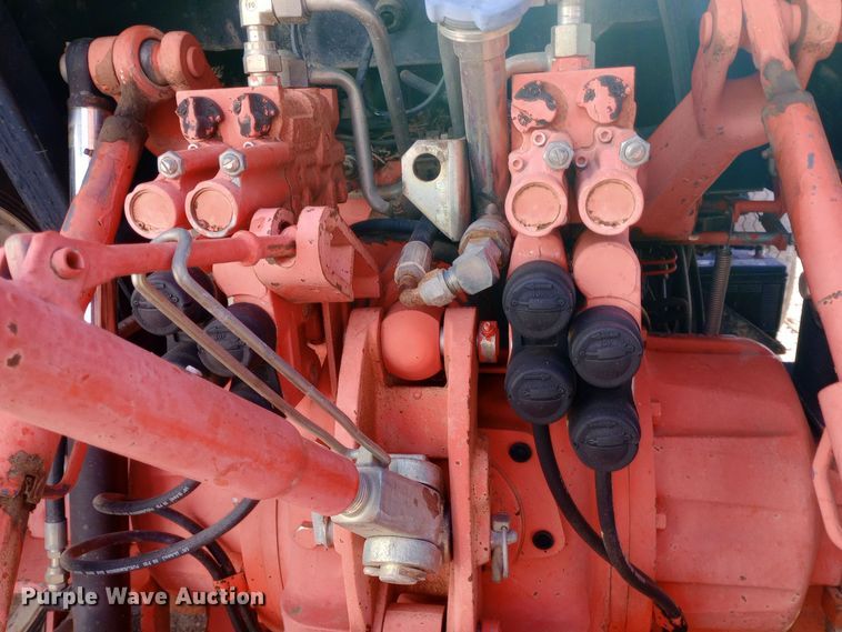 image for item DW0950 2000 New Holland TS100 tractor