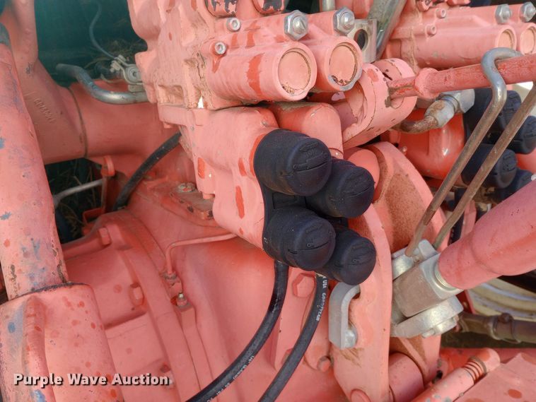 image for item DW0950 2000 New Holland TS100 tractor