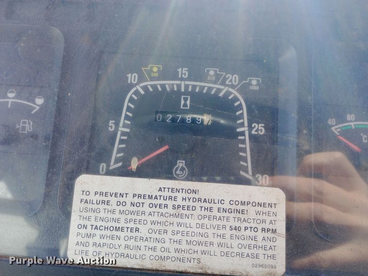 image for item DW0950 2000 New Holland TS100 tractor