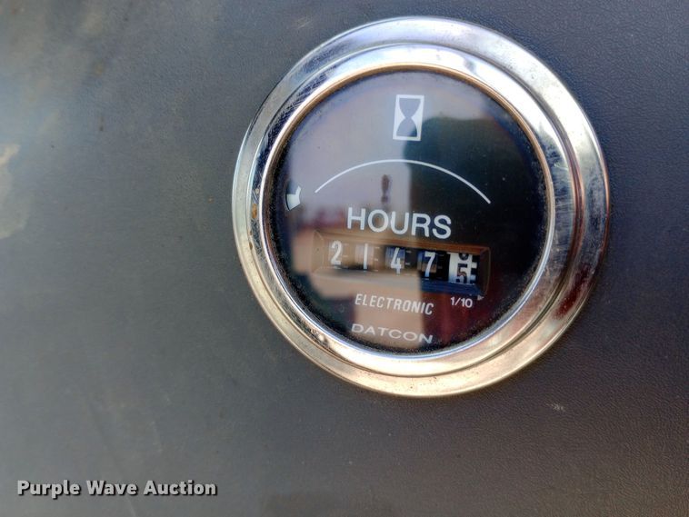 image for item DW0950 2000 New Holland TS100 tractor