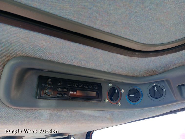 image for item DW0950 2000 New Holland TS100 tractor