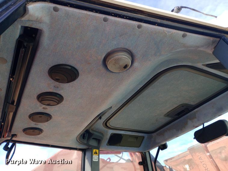 image for item DW0950 2000 New Holland TS100 tractor