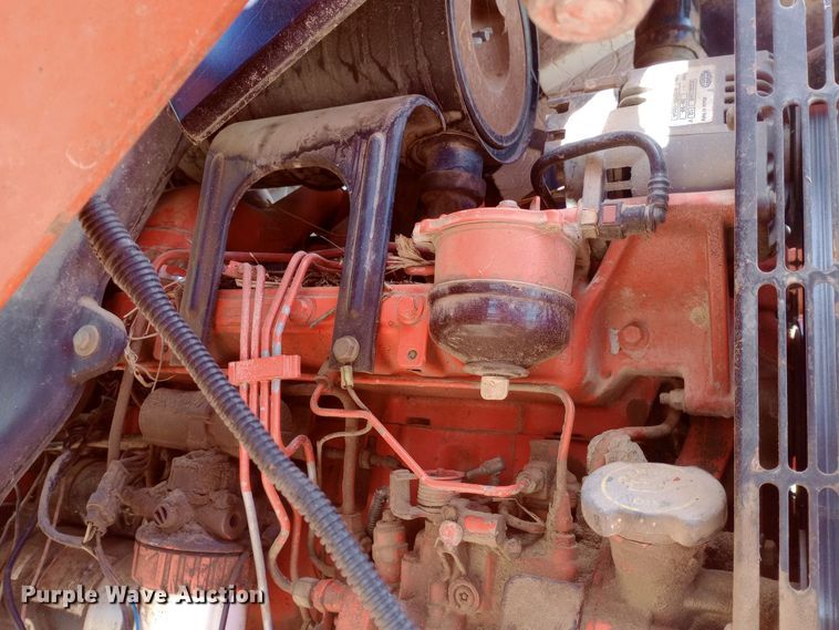 image for item DW0950 2000 New Holland TS100 tractor