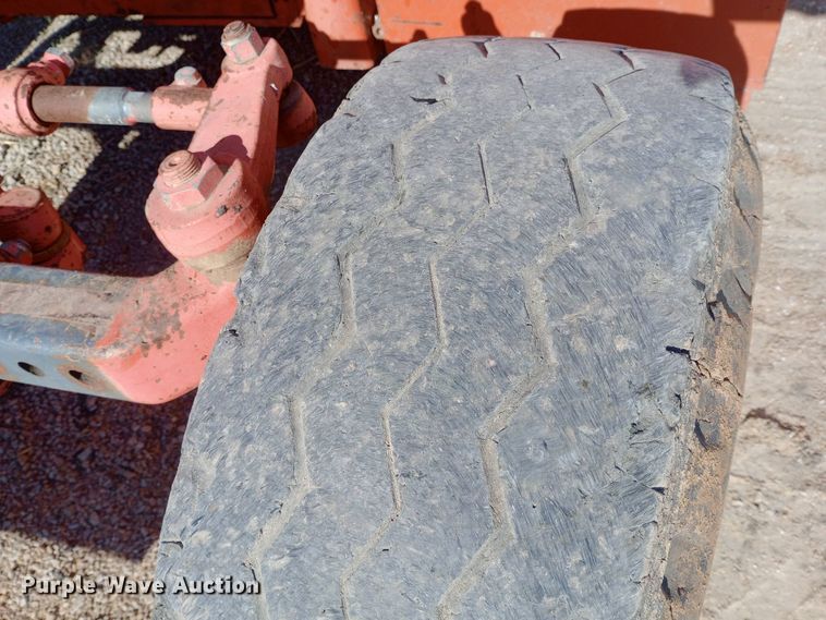 image for item DW0950 2000 New Holland TS100 tractor