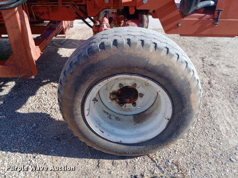 image for item DW0950 2000 New Holland TS100 tractor