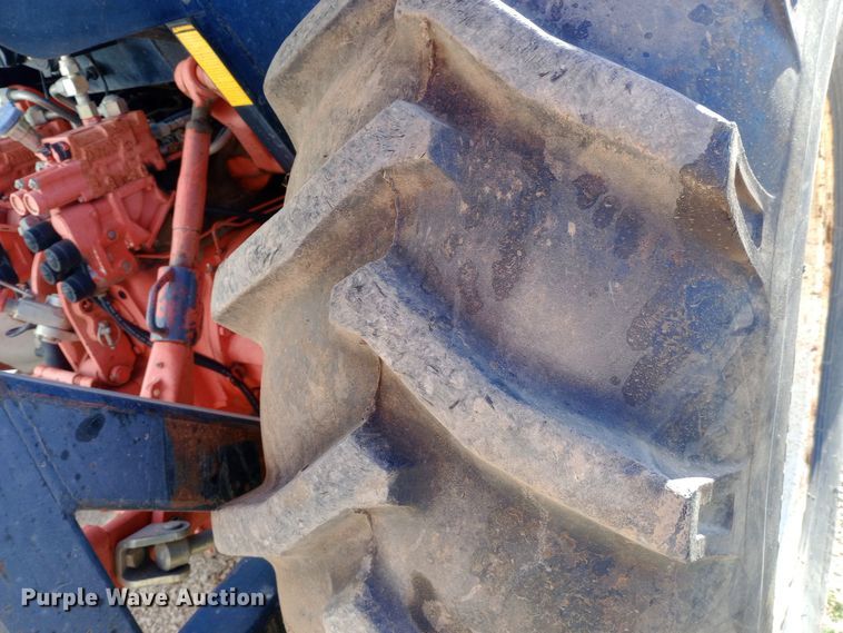 image for item DW0950 2000 New Holland TS100 tractor