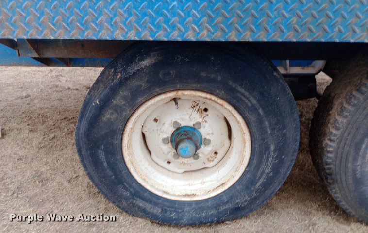 image for item DW0960 Shop built tank trailer 