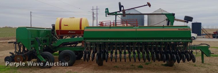 image for item DW0962 Great Plains Solid Stand 45 grain drill