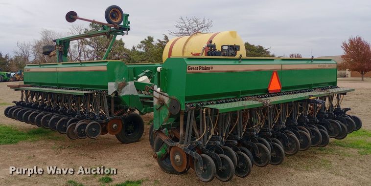 image for item DW0962 Great Plains Solid Stand 45 grain drill