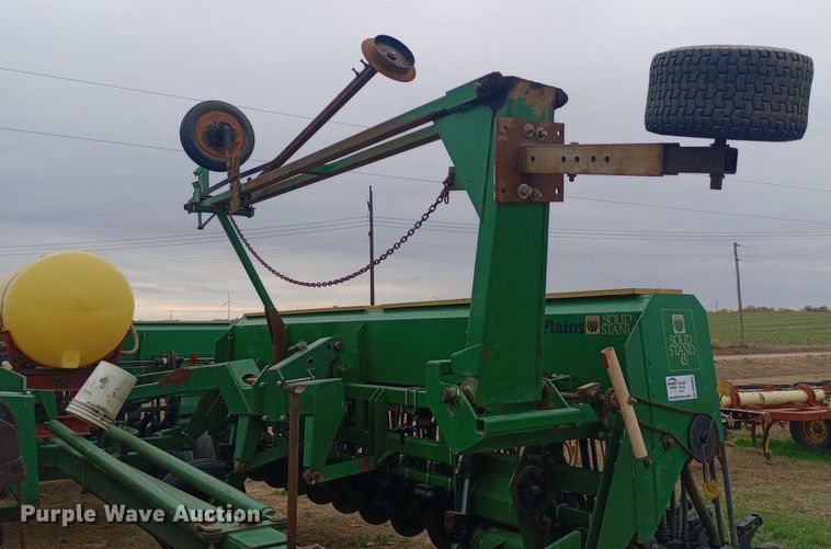 image for item DW0962 Great Plains Solid Stand 45 grain drill