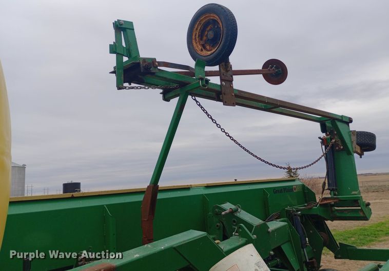 image for item DW0962 Great Plains Solid Stand 45 grain drill